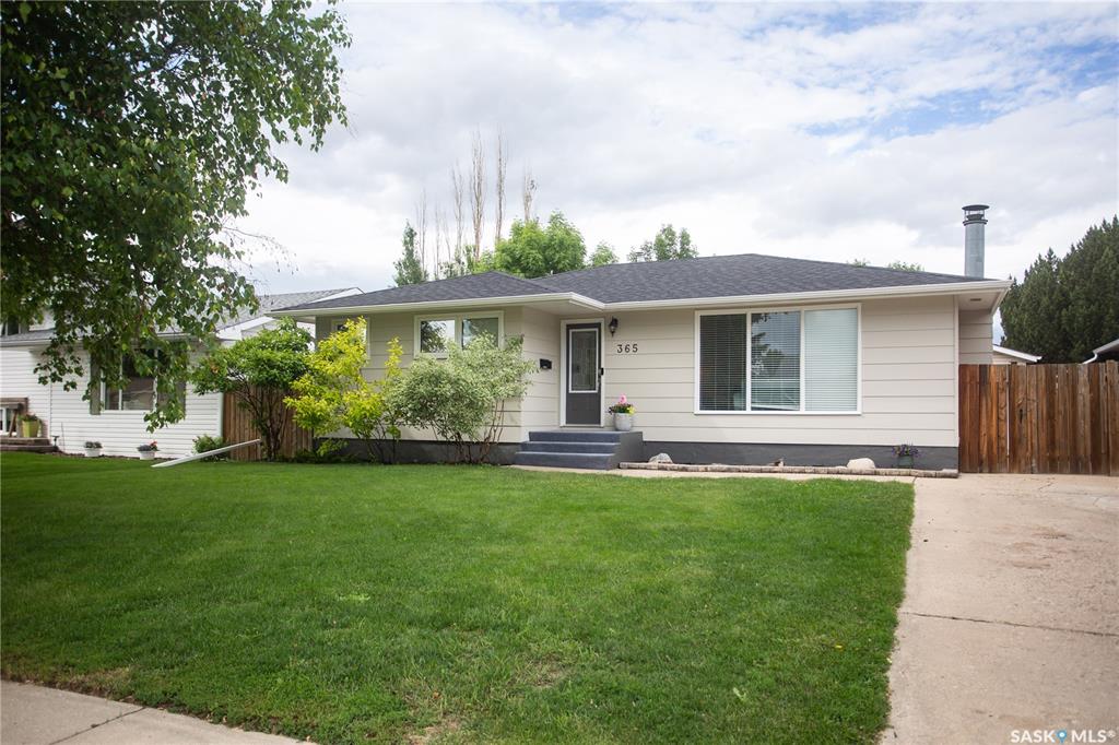 Second View of 365 Waterloo Crescent, East College Park, Saskatoon, Saskatchewan, S7H 4H7