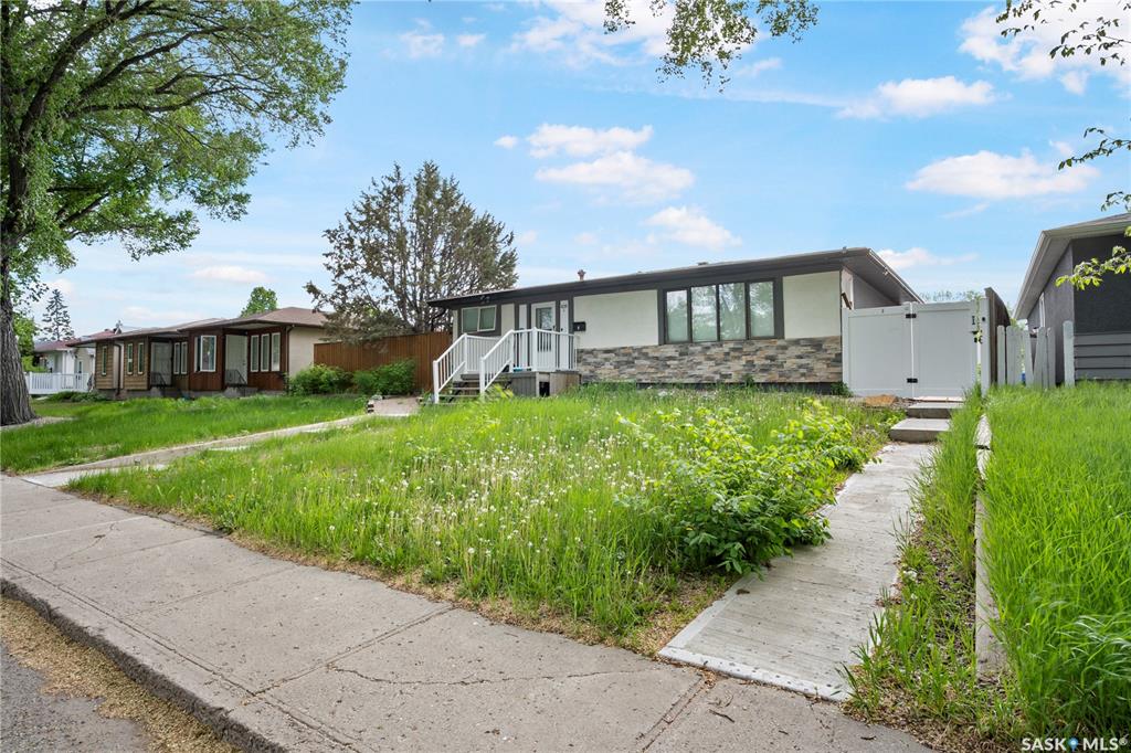 Second View of 428 Scarth Street, Highland Park, Regina, Saskatchewan, S4R 2C5