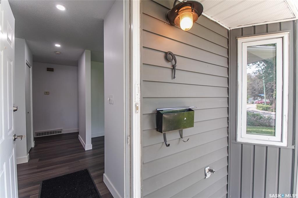 Fourth View of 61 Bannister Avenue, Walsh Acres, Regina, Saskatchewan, S4R 5K8