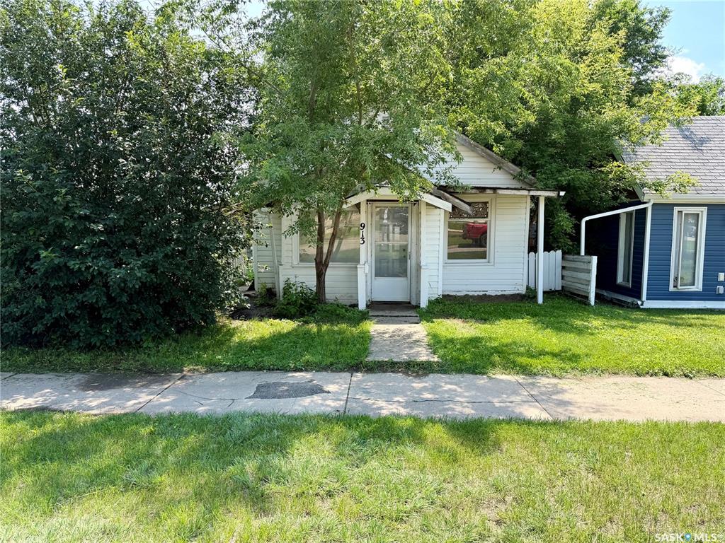 913 Stadacona Street W, SK041267, Saskatchewan,