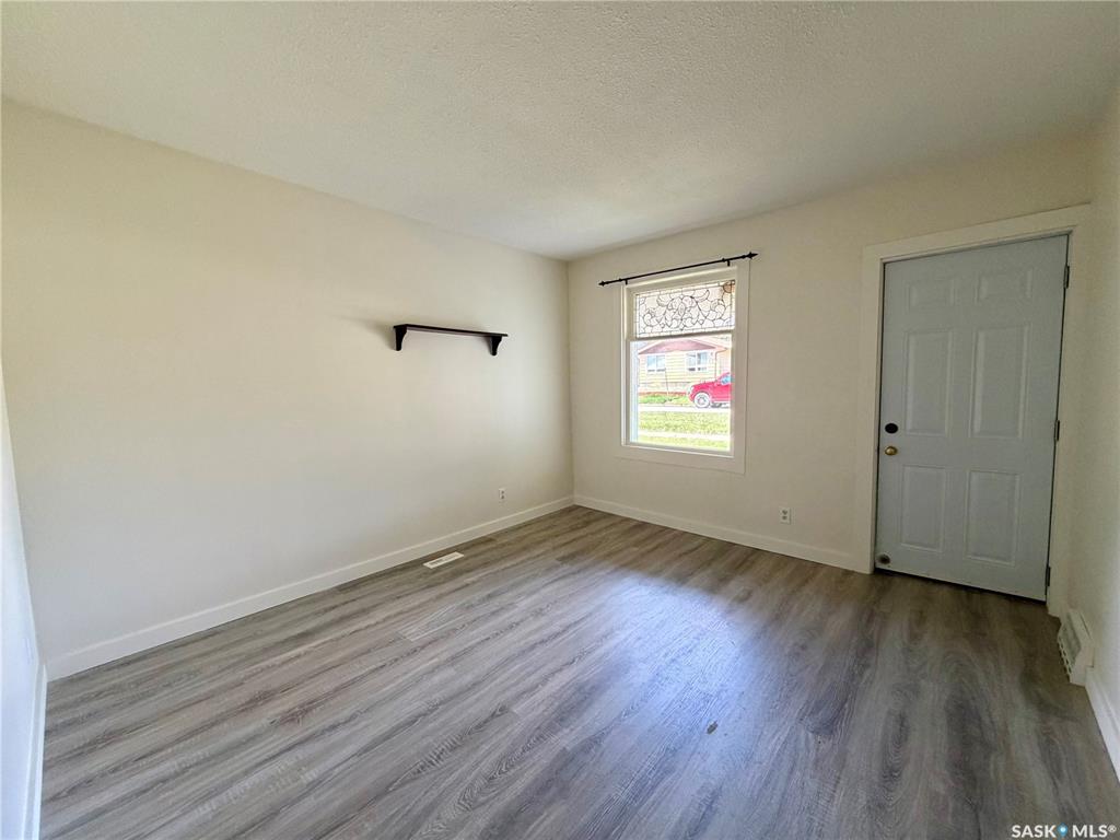 Fourth View of 913 Stadacona Street W, Palliser, Moose Jaw, Saskatchewan, S6H 2A9