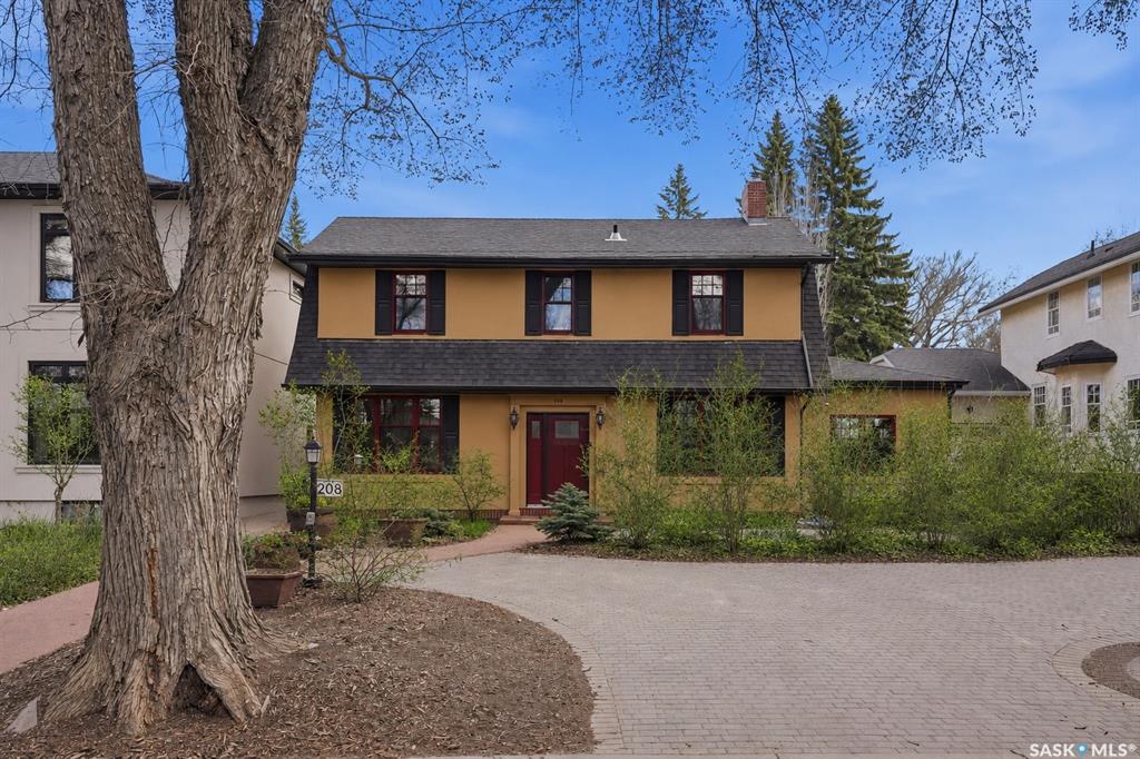 208 Saskatchewan Crescent W, SK041299, Saskatchewan,