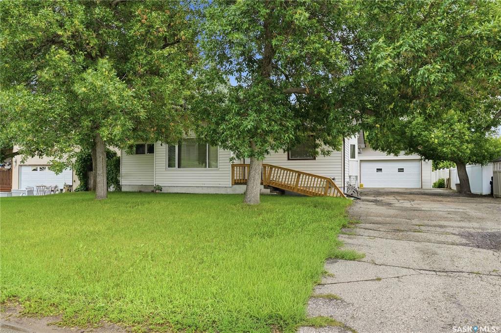 MLS® listing #SK041367 for sale located at 335 Broad Street
