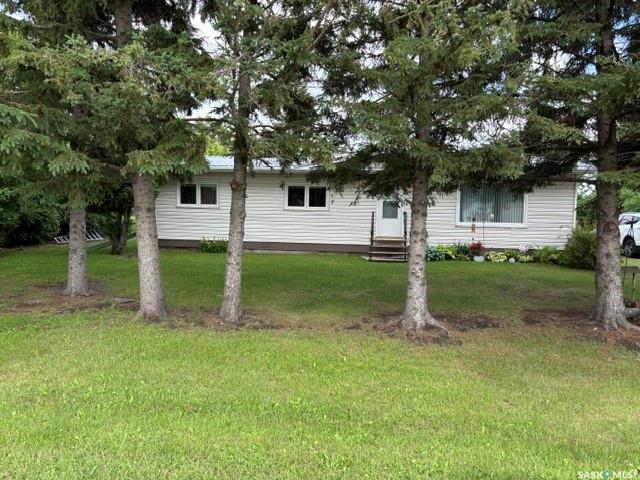 Second View of 17 Lumsden Street, Manor, Saskatchewan, S0C 1R0