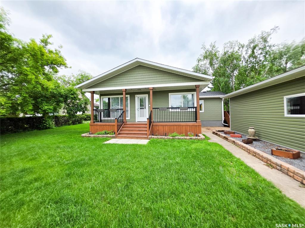 Third View of 121 1st Avenue Ne, Ituna, Saskatchewan, S0A 1N0