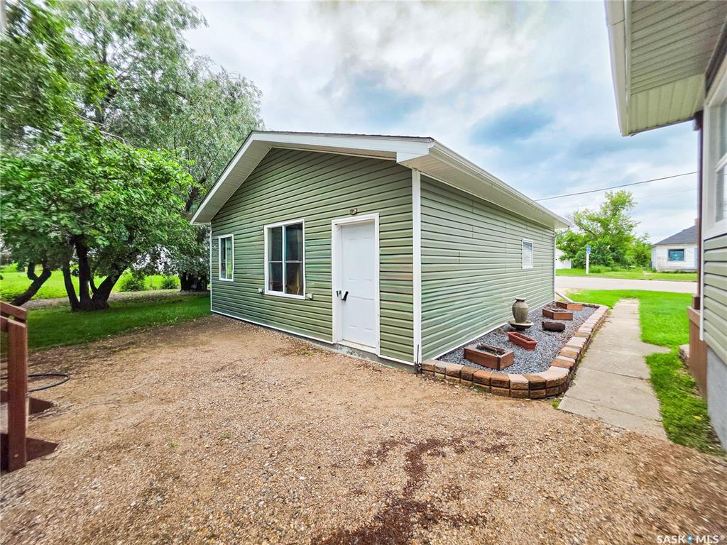 Fifth View of 121 1st Avenue Ne, Ituna, Saskatchewan, S0A 1N0