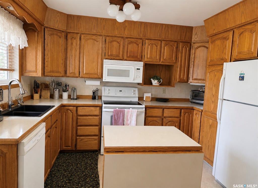 Third View of 1010 Granville Avenue, Assiniboia, Saskatchewan, S0H 0B0