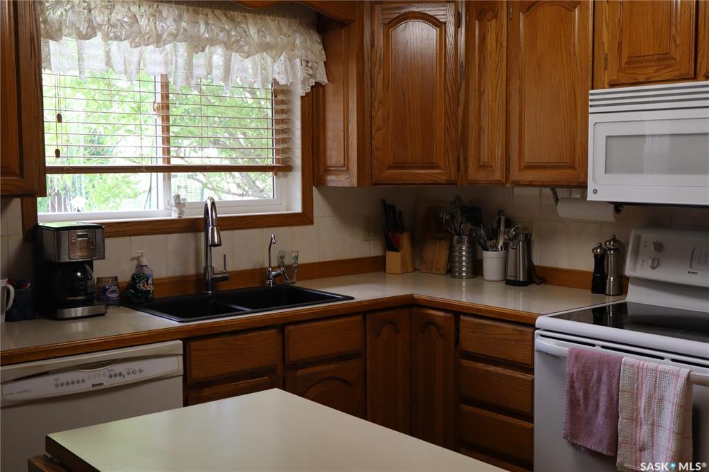 Fourth View of 1010 Granville Avenue, Assiniboia, Saskatchewan, S0H 0B0