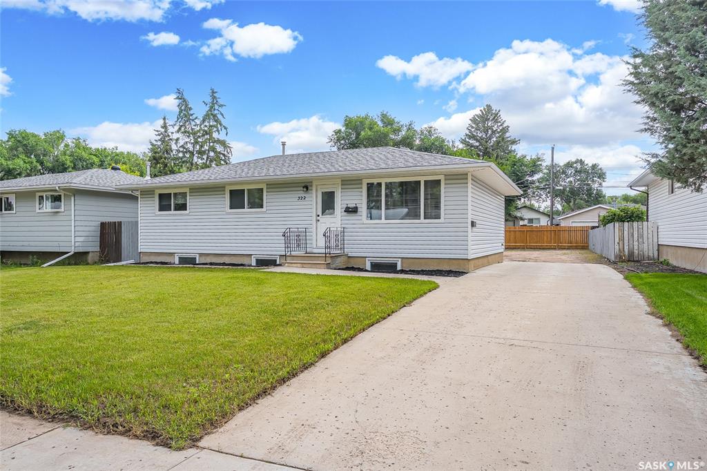 Second View of 322 Witney Avenue N, Mount Royal SA, Saskatoon, Saskatchewan, S7L 3M5