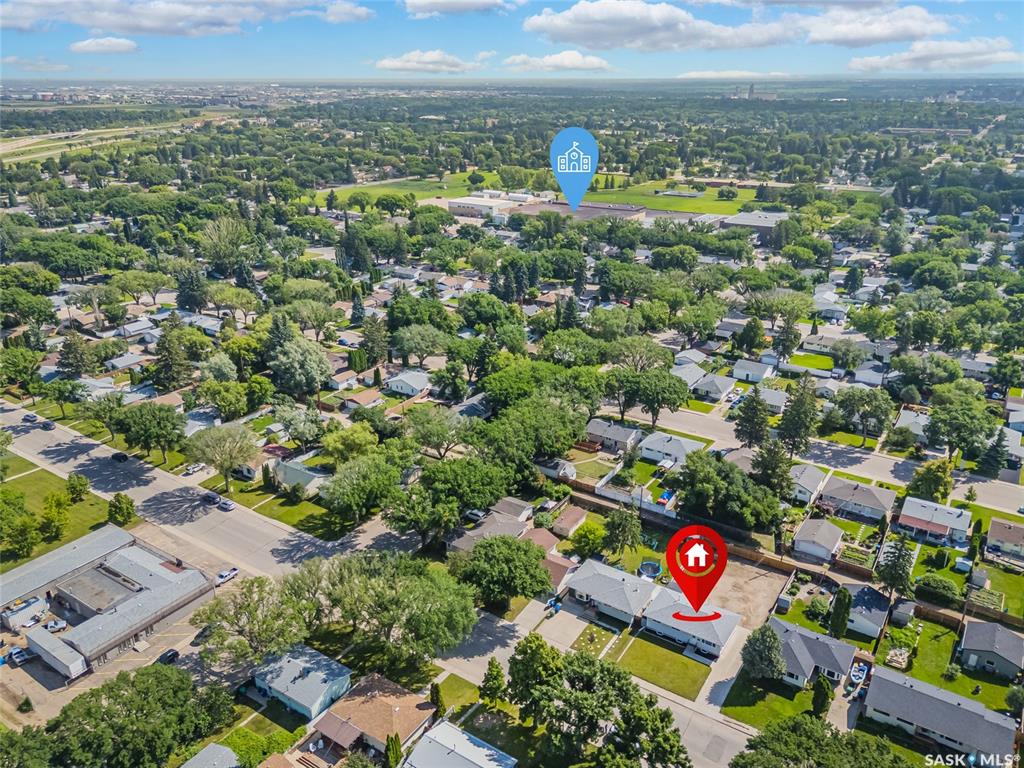 Fourth View of 322 Witney Avenue N, Mount Royal SA, Saskatoon, Saskatchewan, S7L 3M5