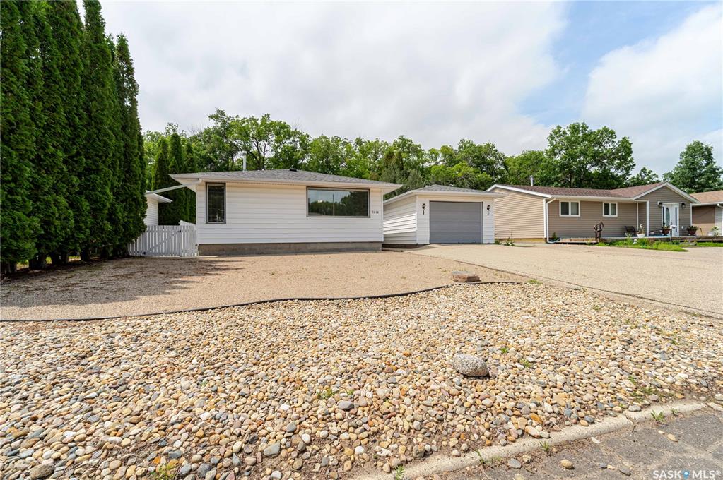MLS® listing #SK041607 for sale located at 1014 Hopkins Crescent