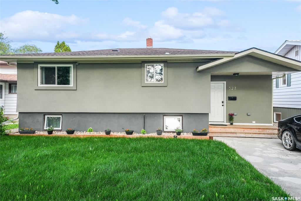 Second View of 327 Retallack Street, Coronation Park, Regina, Saskatchewan, S4R 3N1