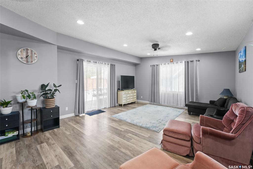 Fourth View of 327 Retallack Street, Coronation Park, Regina, Saskatchewan, S4R 3N1
