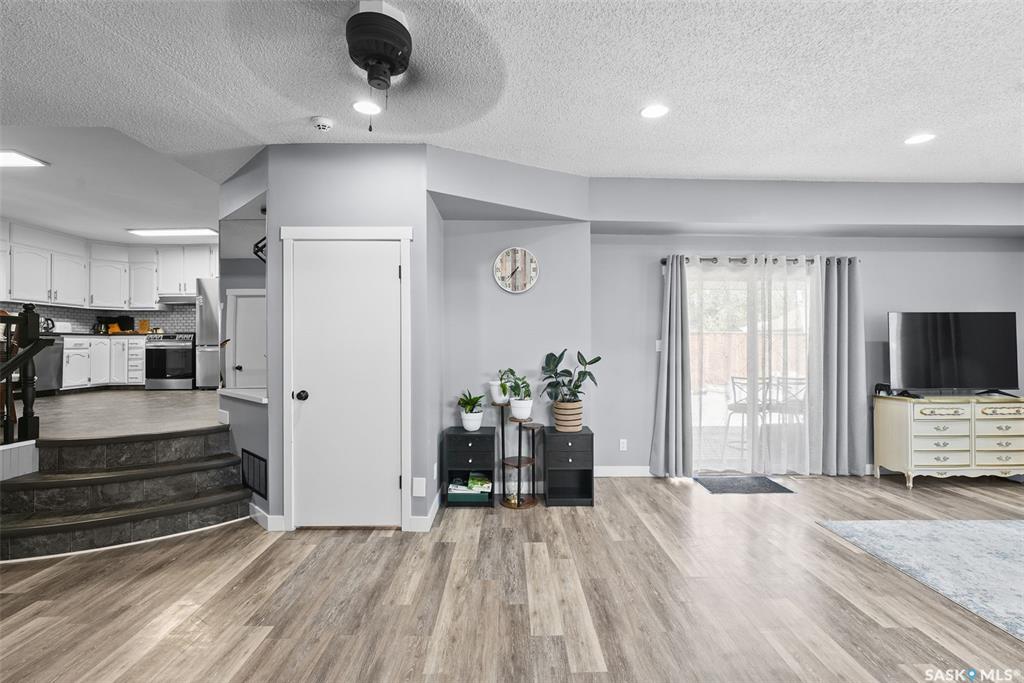 Fifth View of 327 Retallack Street, Coronation Park, Regina, Saskatchewan, S4R 3N1