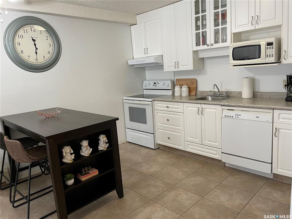 Fifth View of 51 Wood Lily Drive #102A, VLA/Sunningdale, Moose Jaw, Saskatchewan, S6H 1H1