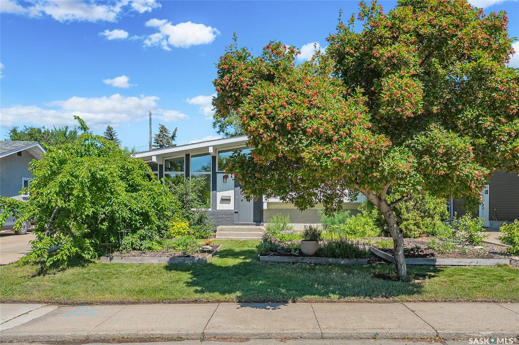 Second View of 1615 Adelaide Street E, Holliston, Saskatoon, Saskatchewan, S7J 0J2