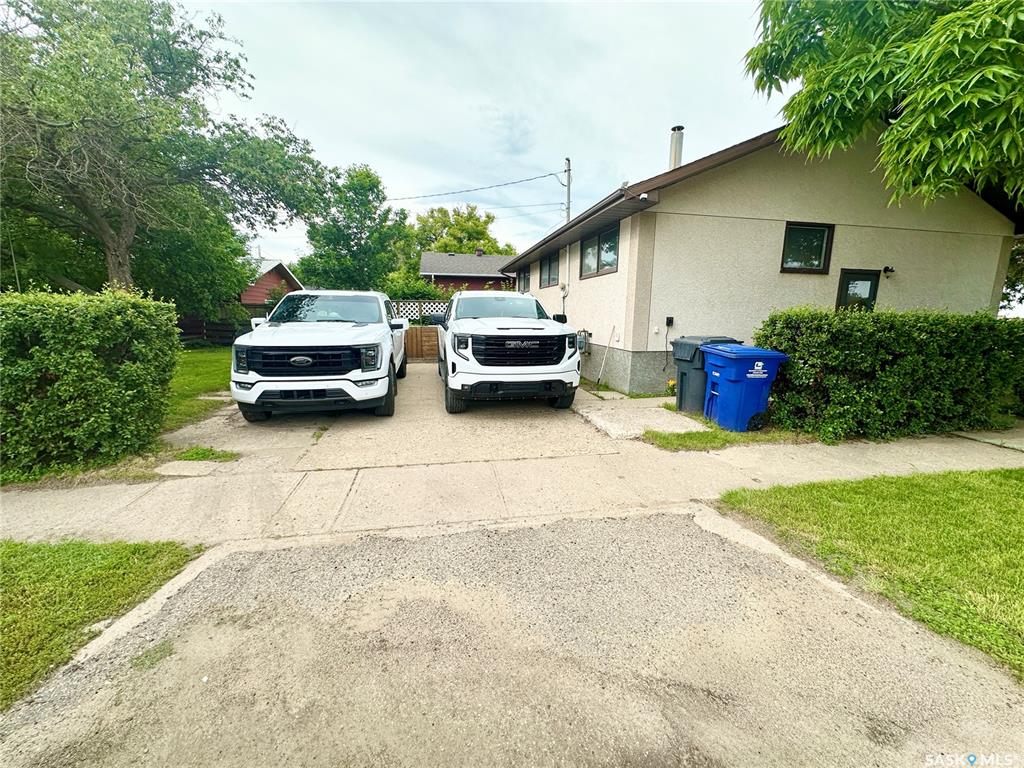 Second View of 542 Elizabeth Street, Weyburn, Saskatchewan, S4H 1S4
