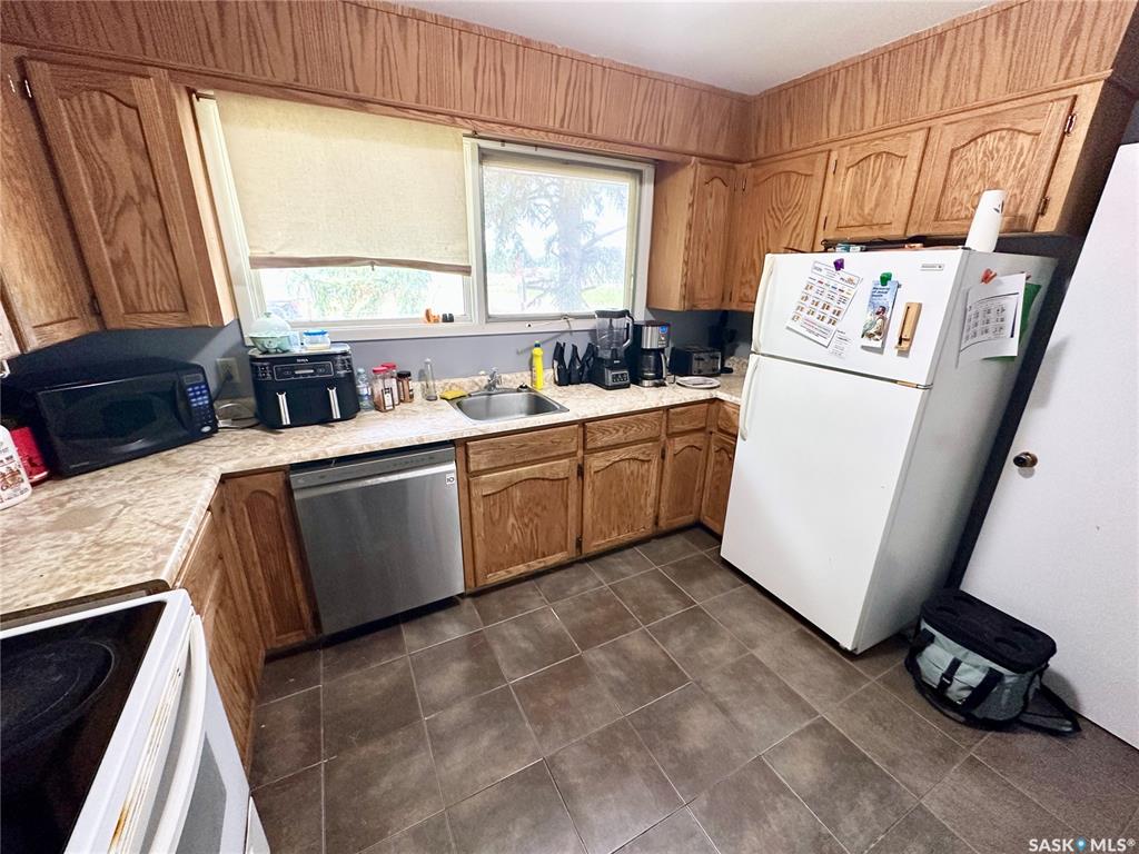 Third View of 542 Elizabeth Street, Weyburn, Saskatchewan, S4H 1S4