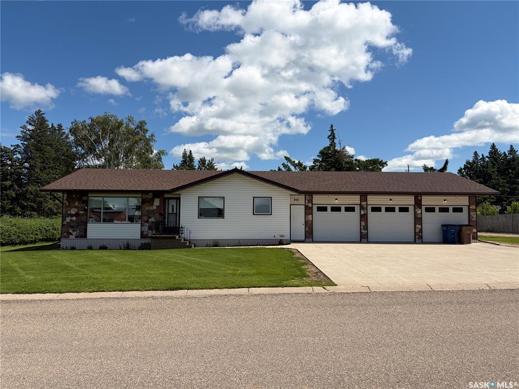 201 1st Street, SK041875, Saskatchewan,