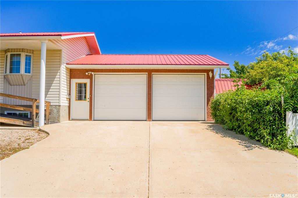 Fourth View of 126 5th Avenue W, Gravelbourg, Saskatchewan, S0H 1X0