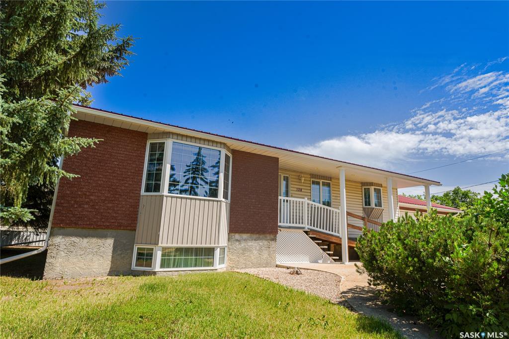 Fifth View of 126 5th Avenue W, Gravelbourg, Saskatchewan, S0H 1X0