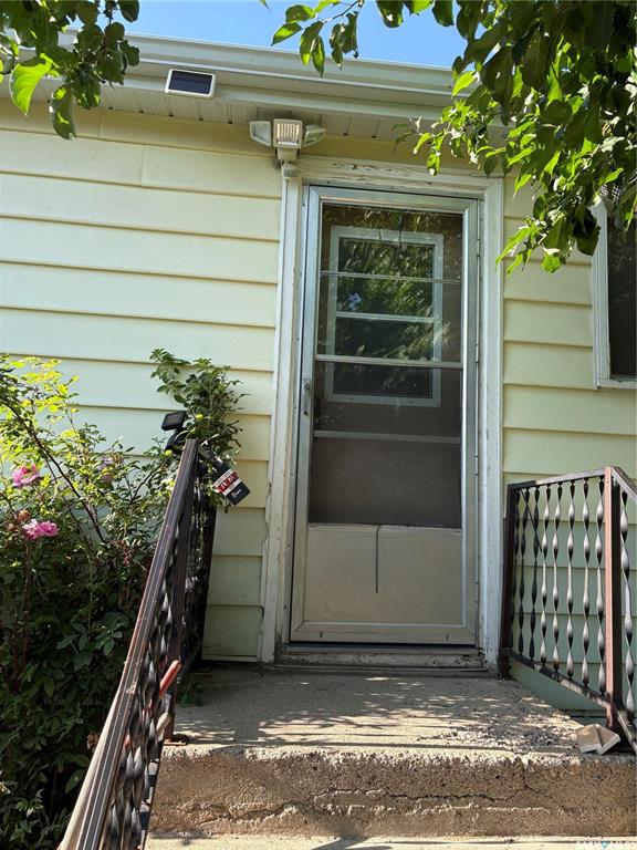 Second View of 925 O Avenue S, King George, Saskatoon, Saskatchewan, S7M 2S8
