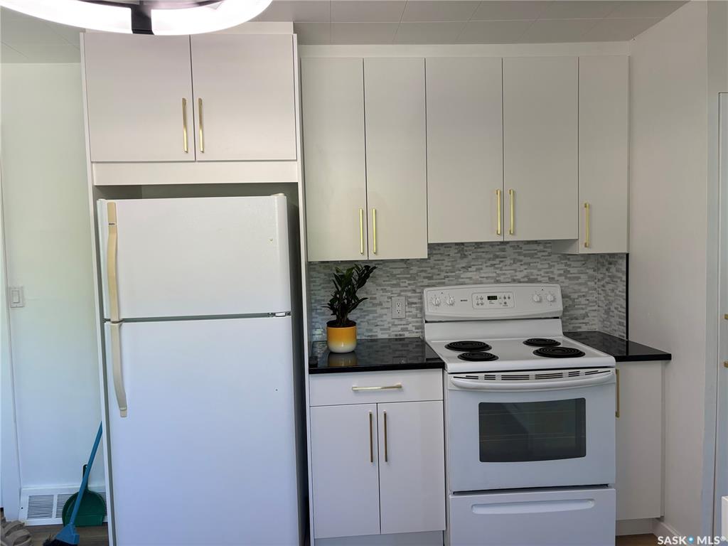 Fourth View of 925 O Avenue S, King George, Saskatoon, Saskatchewan, S7M 2S8