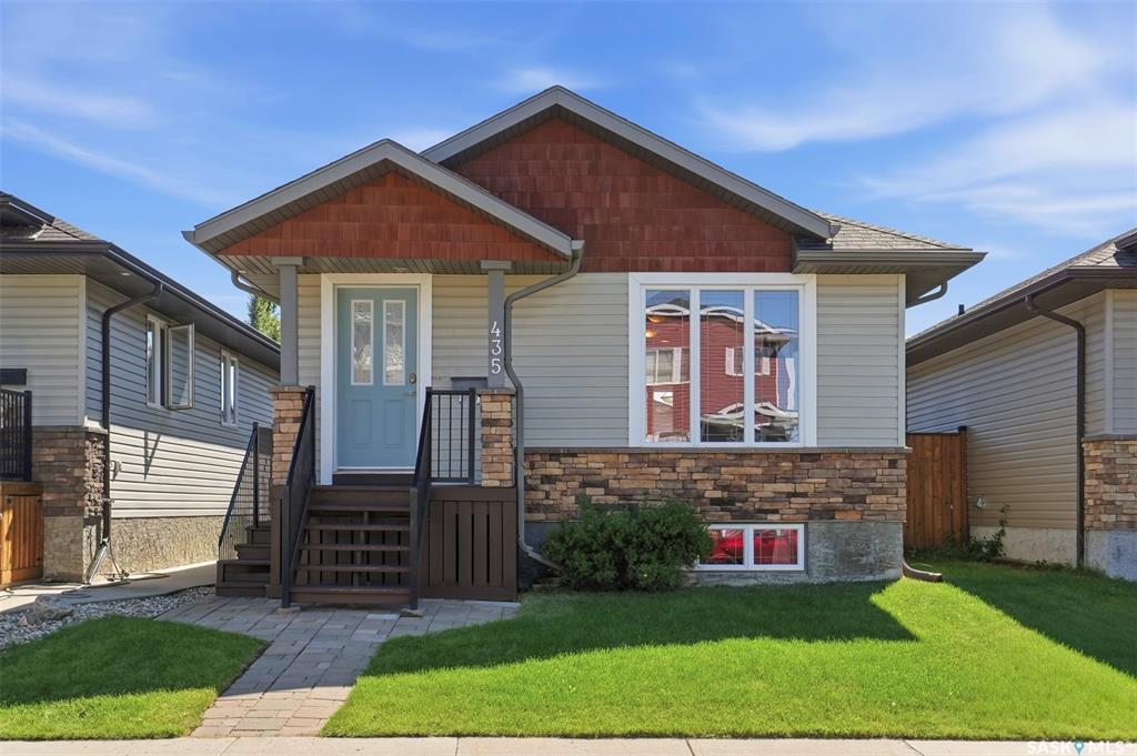 435 Coad Manor, SK041896, Saskatchewan,