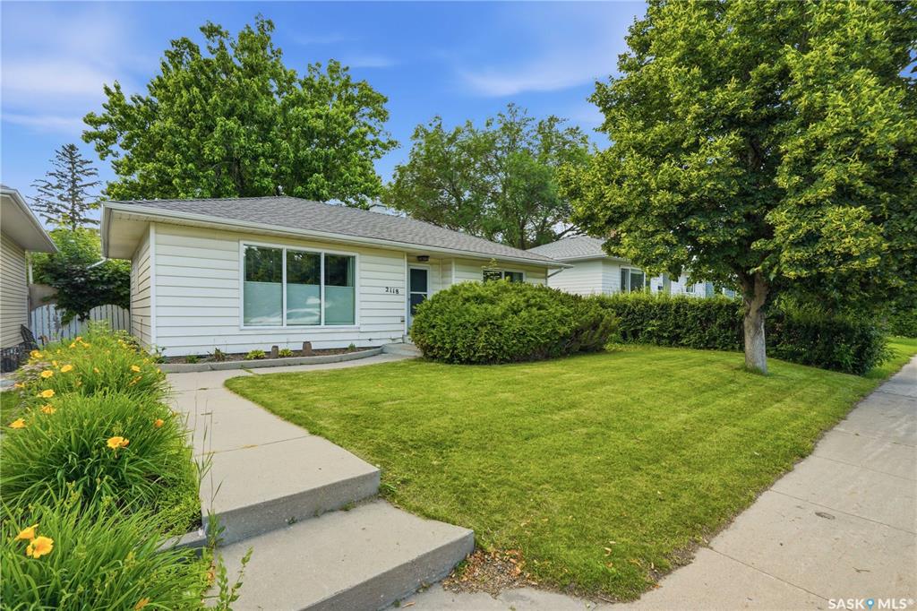 2118 Clarence Avenue S, SK041898, Saskatchewan,