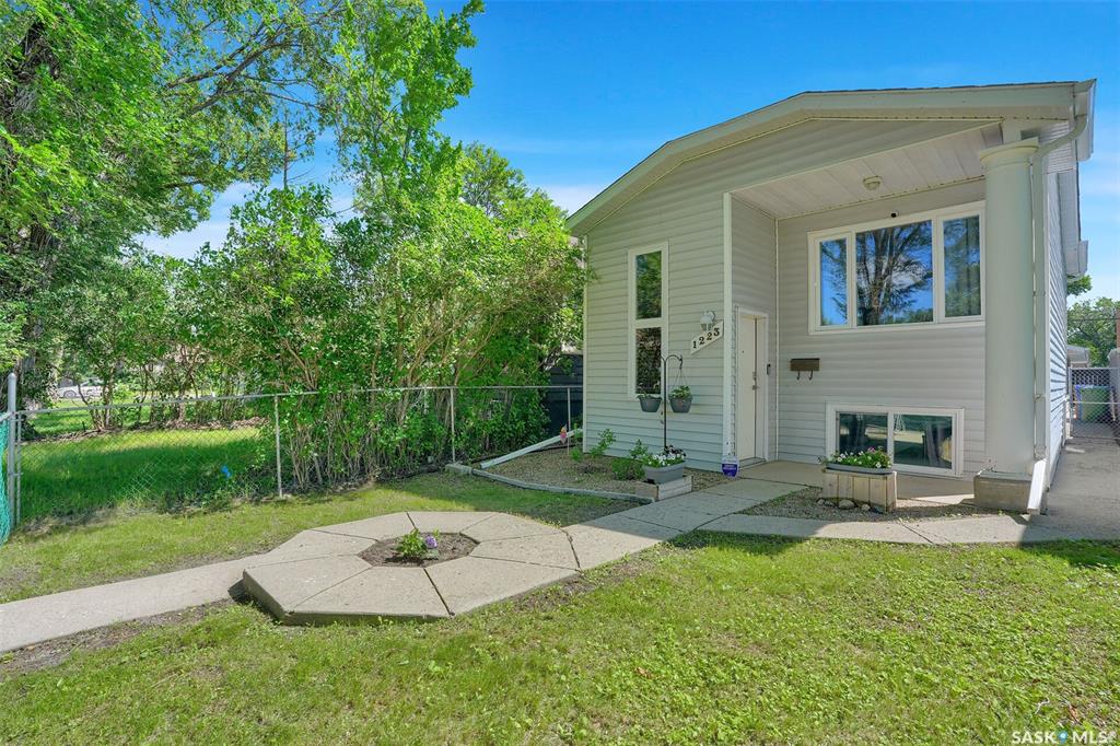Second View of 1223 Robinson Street, Washington Park, Regina, Saskatchewan, S4T 2N3