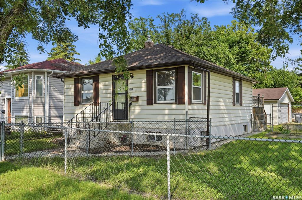 806 L Avenue N, SK041942, Saskatchewan,