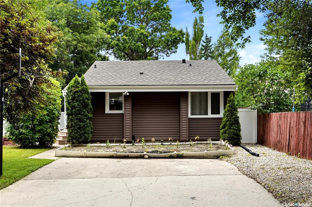 846 Gibson Street N, SK042022, Saskatchewan,