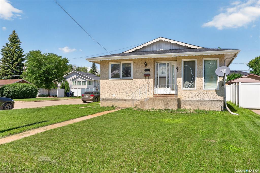 MLS® listing #SK042091 for sale located at 980 Brown Street