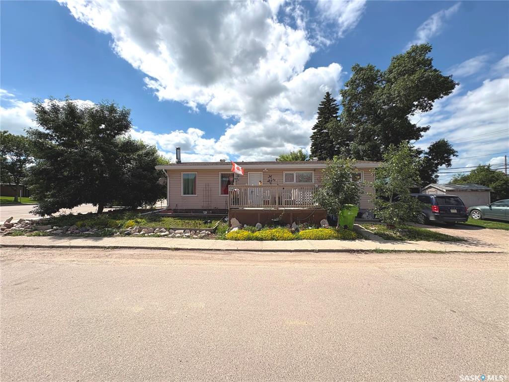 MLS® listing #SK042133 for sale located at 398 Broadway Street E