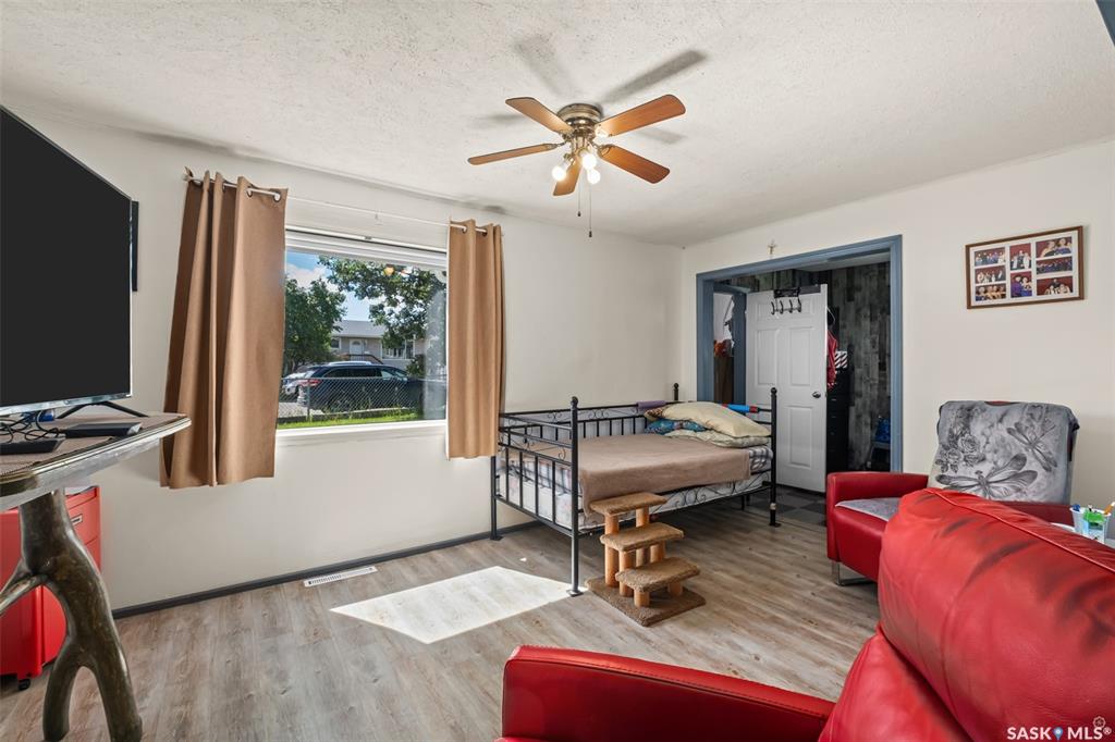 Fourth View of 150 31st Street E, East Hill, Prince Albert, Saskatchewan, S6V 1Z9