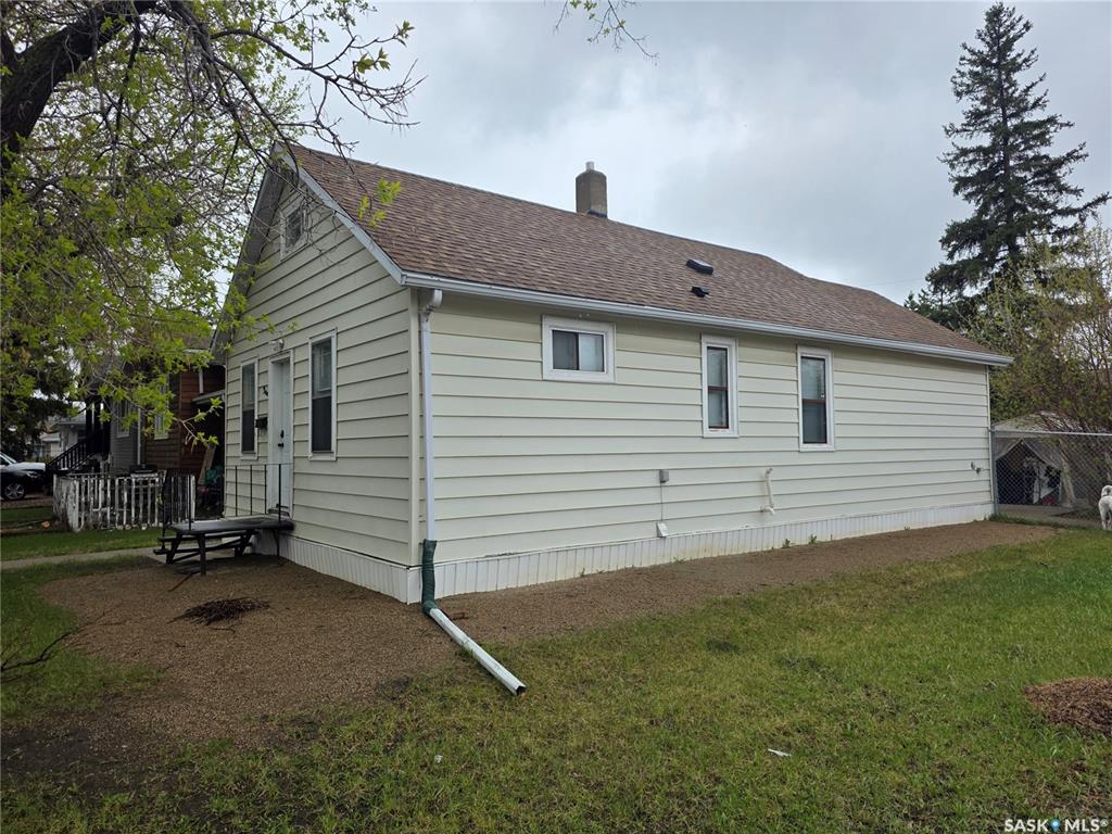 MLS® listing #SK042267 for sale located at 300 Smith Street