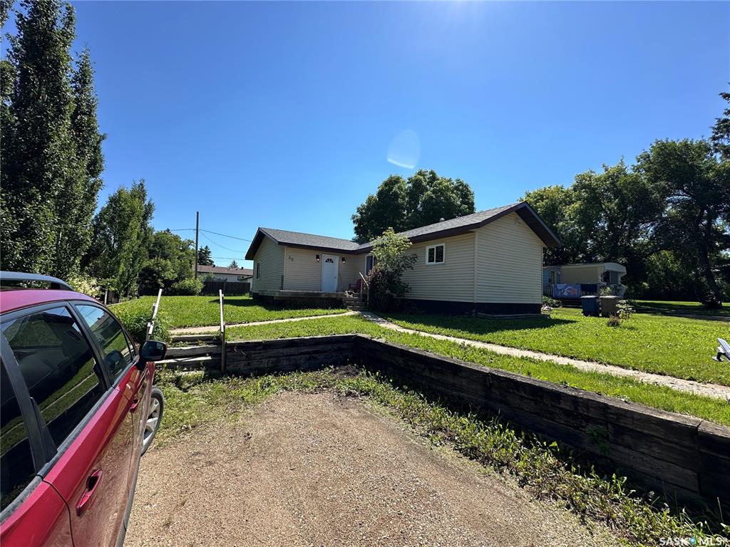 30 1st Street W, SK042299, Saskatchewan,