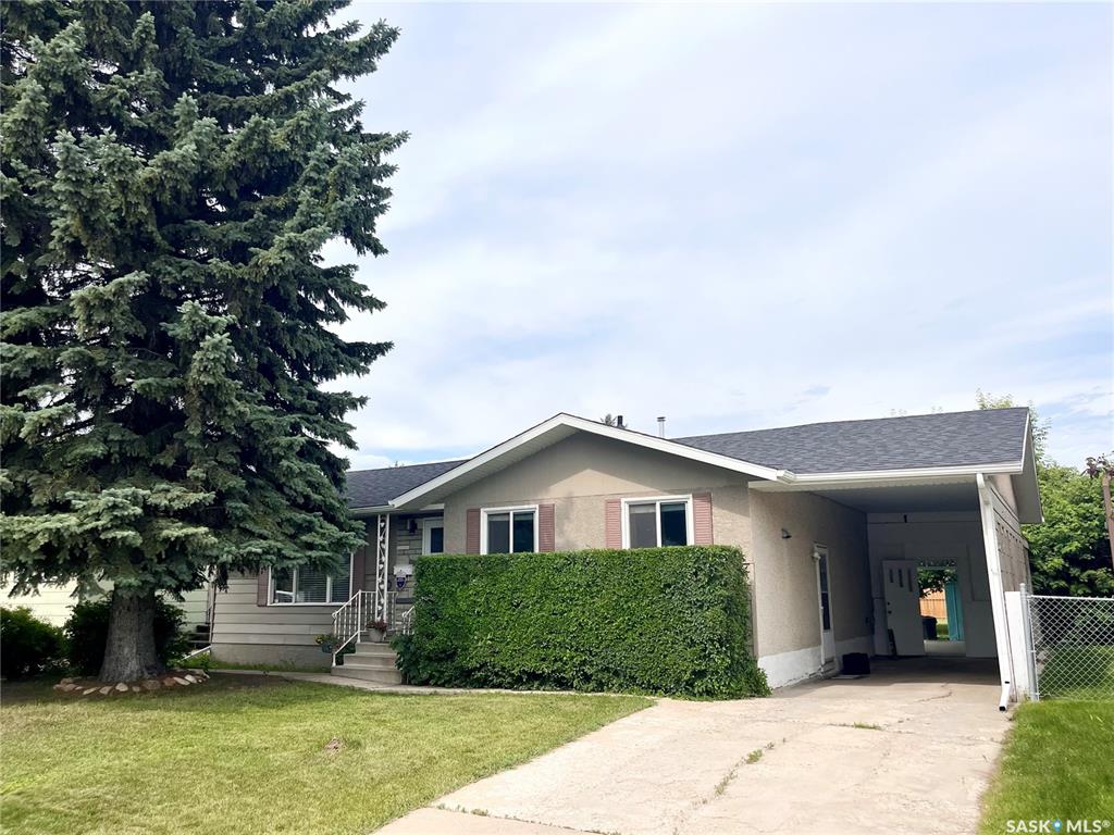 Second View of 10 Mackie Crescent, Massey Place, Saskatoon, Saskatchewan, S7L 3V3