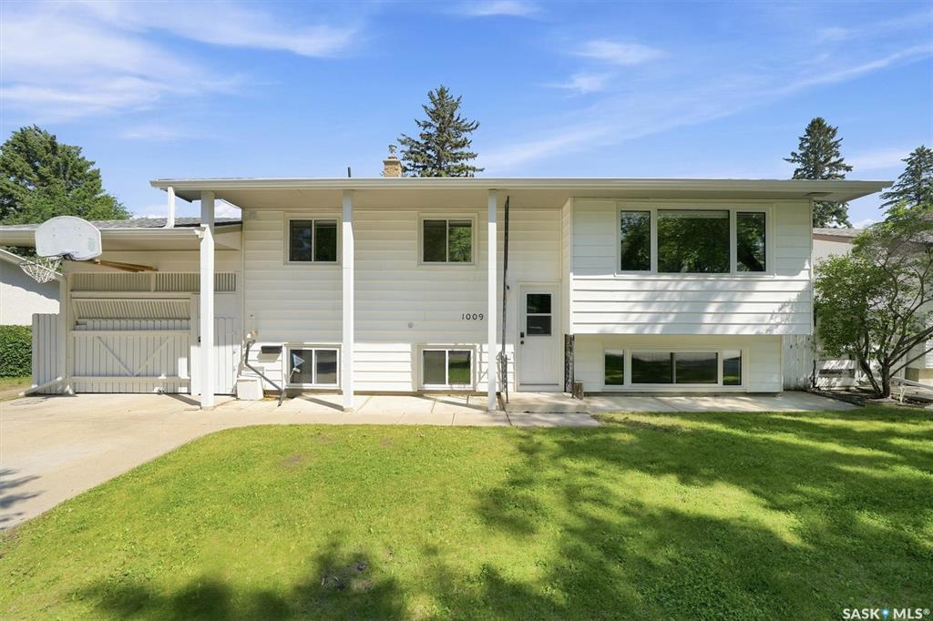 1009 East Centre, SK042365, Saskatchewan,