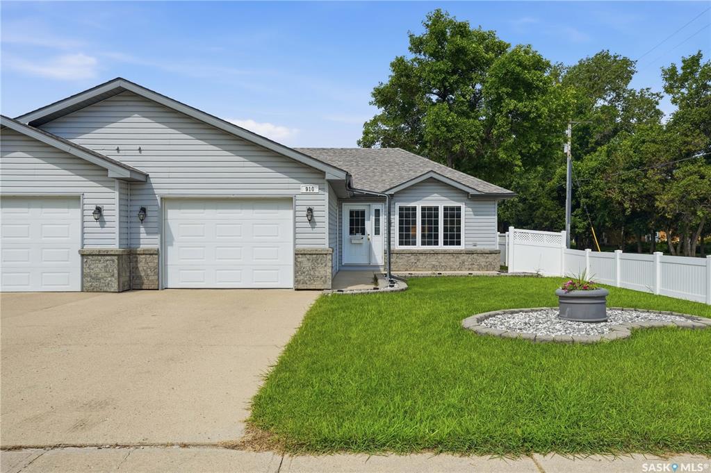 910 1st Street W, SK042430, Saskatchewan,
