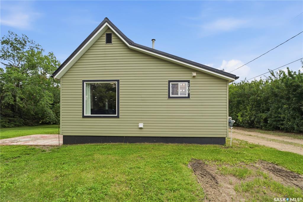 Second View of 100 Railway Avenue S, Maymont, Saskatchewan, S0M 1T0