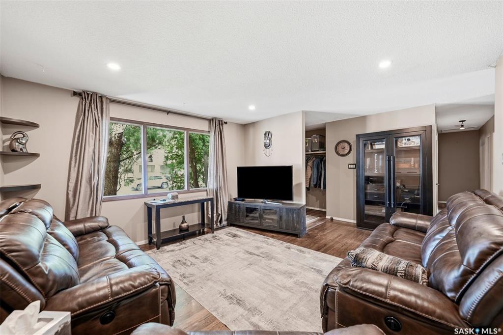 Fourth View of 2145 37th Street W, Westview Heights, Saskatoon, Saskatchewan, S7L 4E6