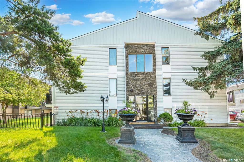 254 Pinehouse Place #202, SK042498, Saskatchewan,