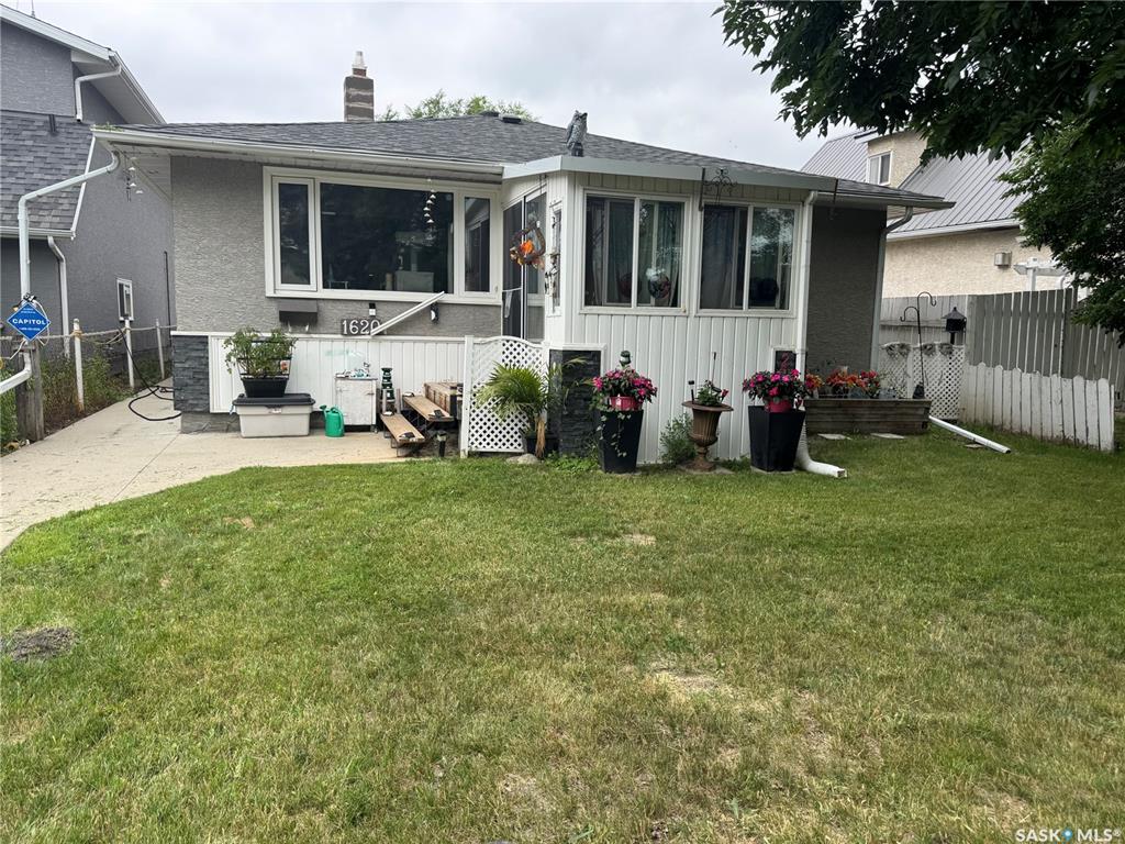 MLS® listing #SK042669 for sale located at 1620 Rothwell Street