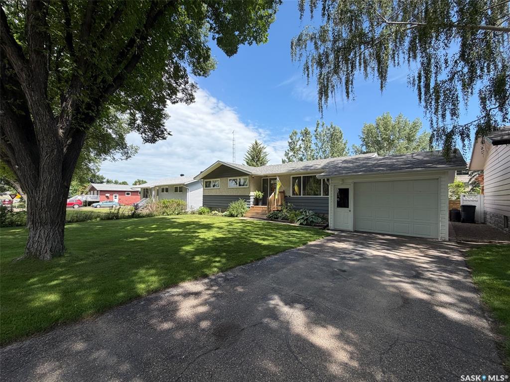 Second View of 386 4th Street E, Shaunavon, Saskatchewan, S0N 2M0