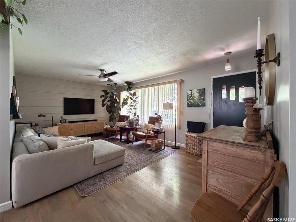Fourth View of 386 4th Street E, Shaunavon, Saskatchewan, S0N 2M0