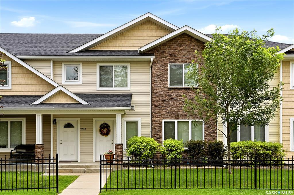 Main View of 1237 Grey Street, Rosemont, Regina, Saskatchewan, S4T 1G7
