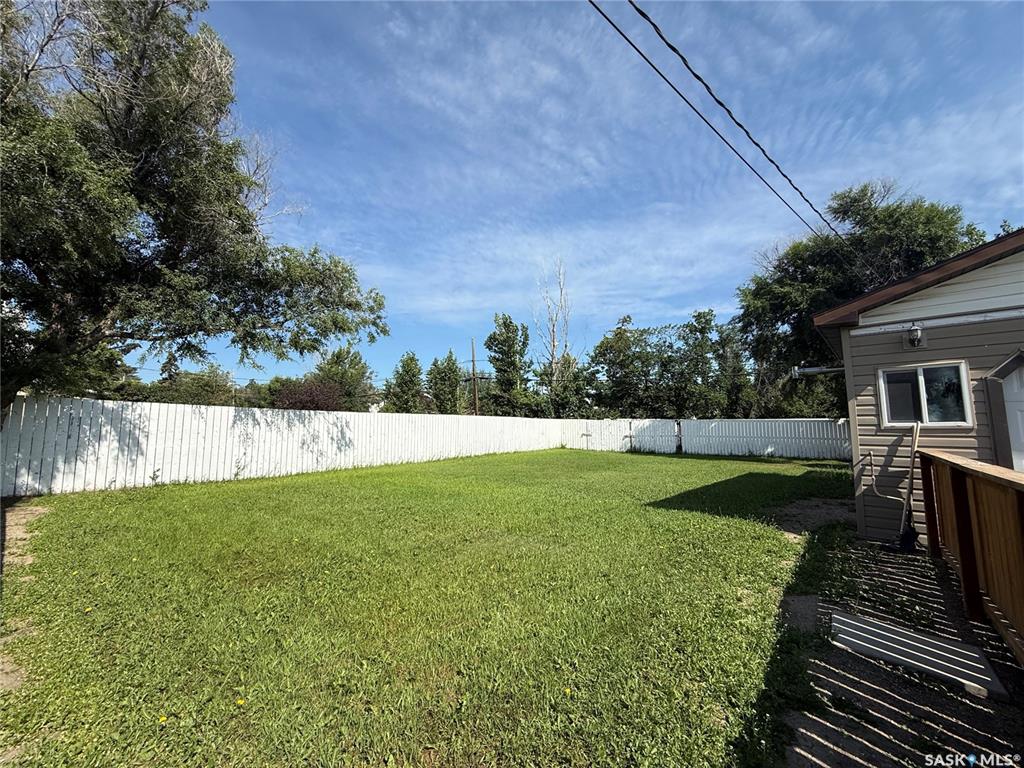 Fourth View of 12 6th Street Crescent W, Kindersley, Saskatchewan, S0L 1S0