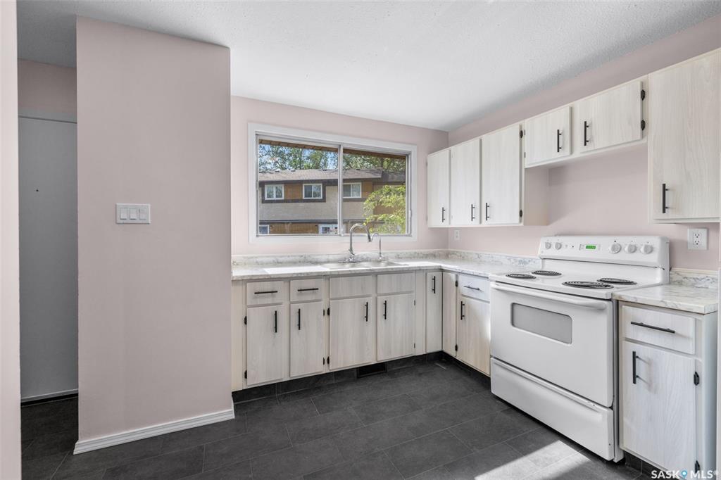Fifth View of 1342 Brown Street, Glencairn Village, Regina, Saskatchewan, S4N 5M3