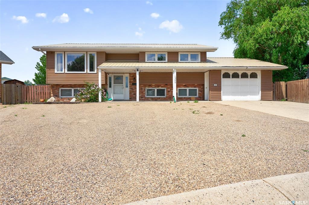 1355 Manitou Crescent, SK042780, Saskatchewan,